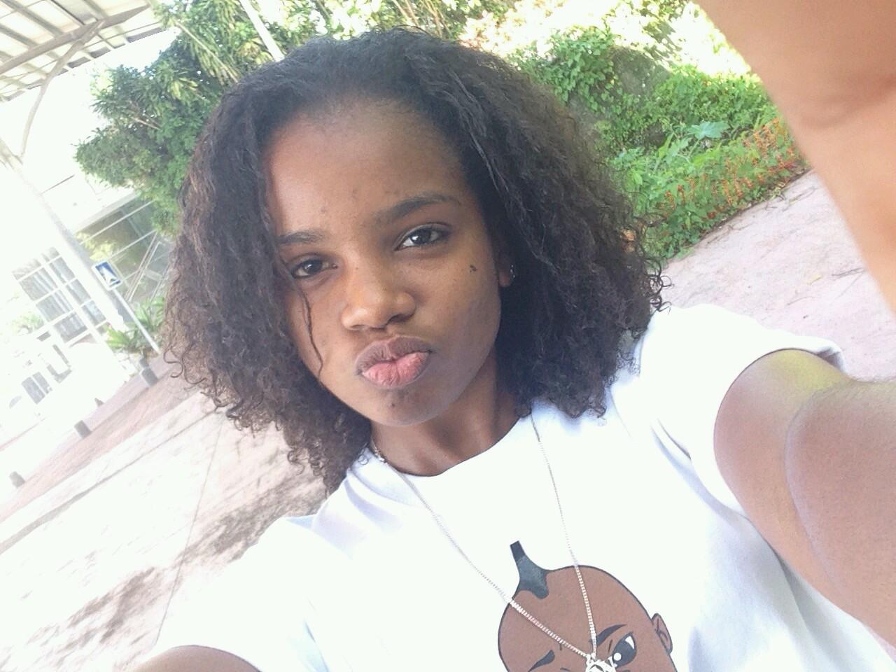 CaramlL's profile picture. Seul endroit où tu peux me suivre sans que je trouve ça étrange, donc viens ^^ .. #VOLLEYBall , #TeamVIERGE , #TeamMDG , #TeamBBG : #CRAZYDopeGURL :P | Bossy