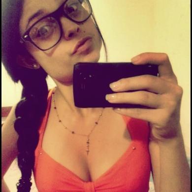 Sigueme y te Sigo :* Estudiante de Derecho Universidad Nacional Experimental RG.. Felizmente enamorada de mi Novio*-*
