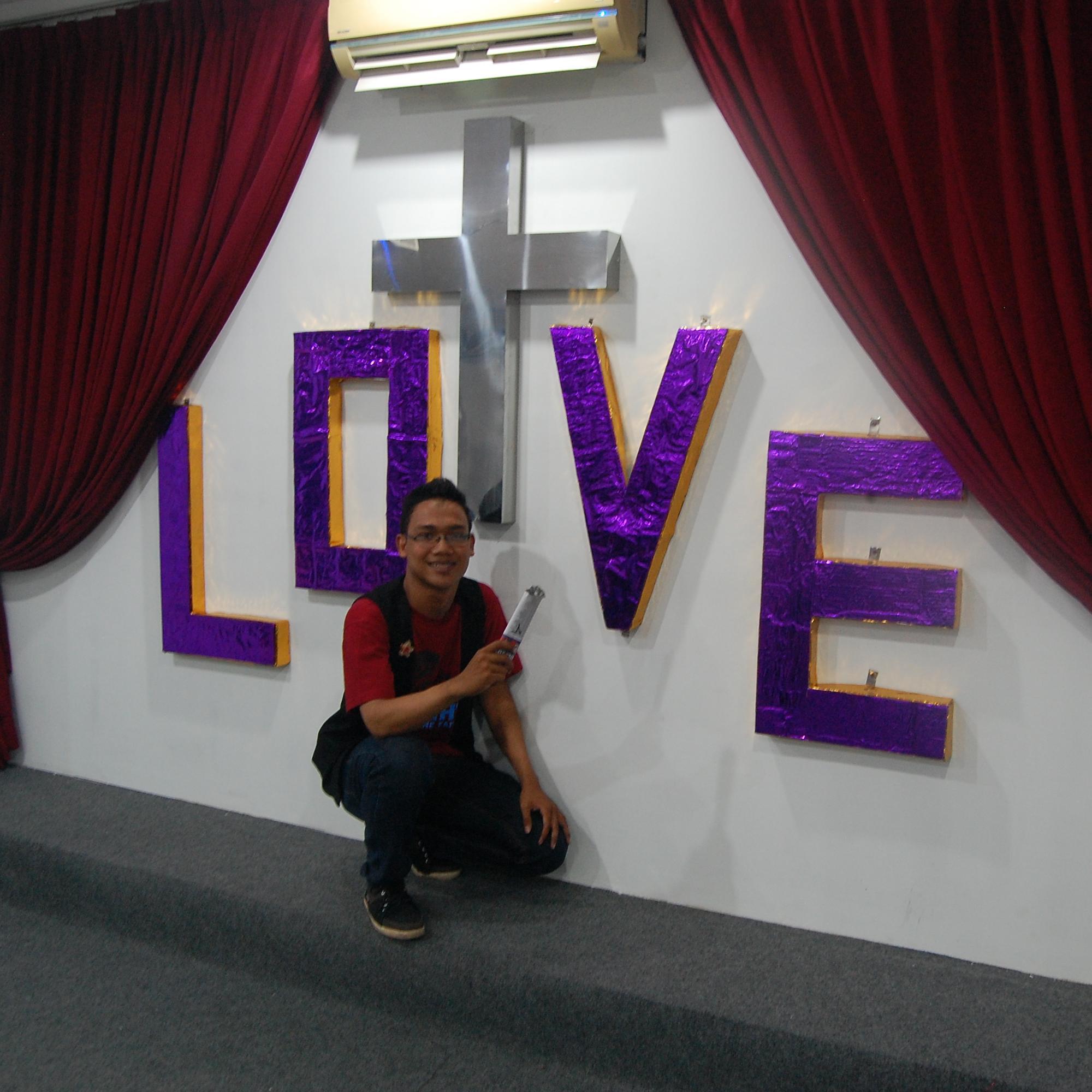 fransnovan's profile picture. Orangnya simpel