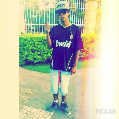 Foda-se a sociedade que ainda me julga.
Eu vou zoar na rave eu vou de bike até a lua.          whats: 84281977