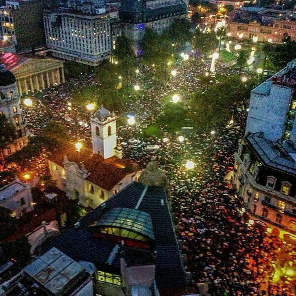 La corrupción es el terrorismo de Estado de la Democracia. Exiliado.