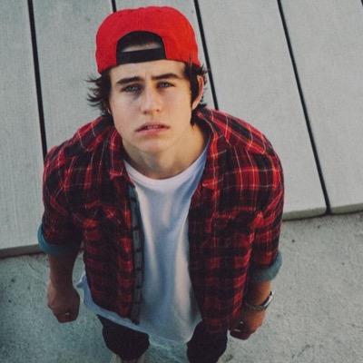 Whats that magconer's name again? Isnt it like trash or something?