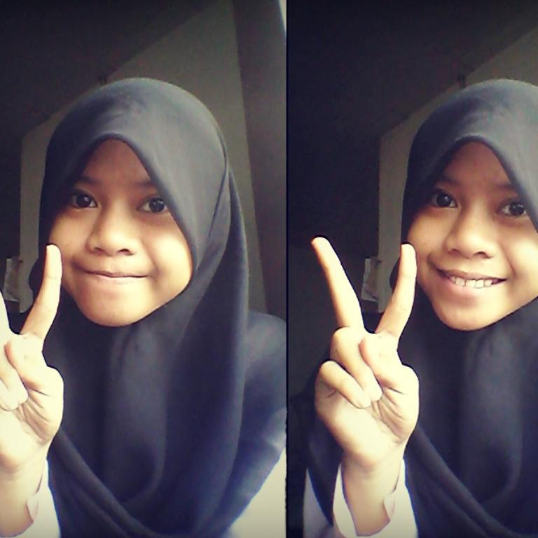 Follow || pin : 517AC832 || fb : Lia Arsy Aprilia  

-Lia