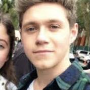 hey beautiful! follow @iminzaynx she'll follow back. ILYSM.