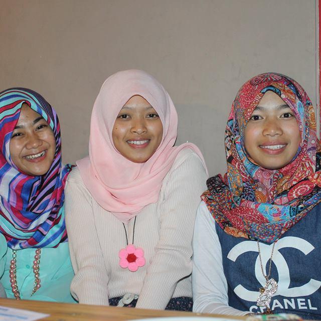 menerima keritikan dari orang lain adalah jawaban untuk kehidupan yang lebihh baik :)