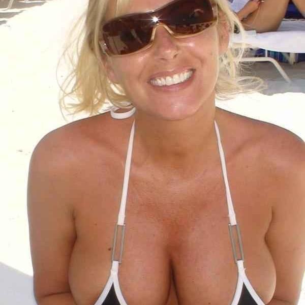 Juicy Milf Nips,  Juicy Milf Nip pics, Juicy Milf Nips pix