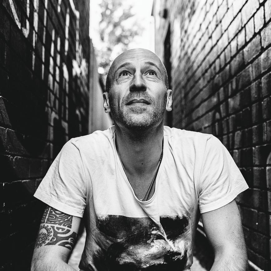 Mat is a electronic music producer evolving accross few projects and monikers, D-sens, Passion Victim and Lunaspice. Label manager of Bus-records
