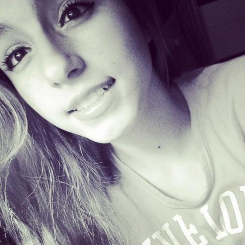 Love having fun  Follow me I follow back  If your a hater don't follow me
