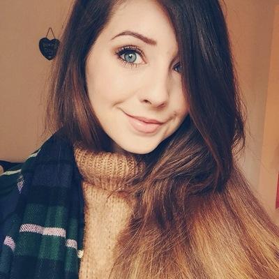 YouTuber, Blogger, Friend & Pizza Addict