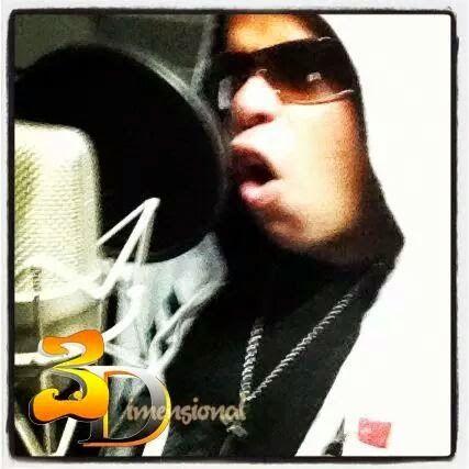 I love music!!!! How's that for bio!!! 3Dimensional!!