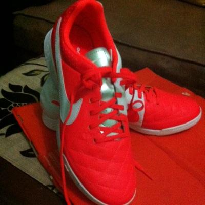 Peralatan futsal Untuk kiper knee . Elbow . Tapping ... Pengiriman via jne . Hubungi sms atau WA 081380380585 pin bb 75EBB9E8