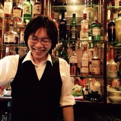難波、日本橋、千日前、道頓堀と来店しやすい場所になります。当店チャージ500円、ワンドリンク800円〜です。お仕事終わり、お一人様でも気軽にご来店ください。2次会、3次会、貸切、間借りなど問い合わせはDMか07089726163まで。