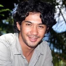Pacar ngambek, terus kitanya kesel. Pasti ujung-ujungnya sama-sama ngedumel.