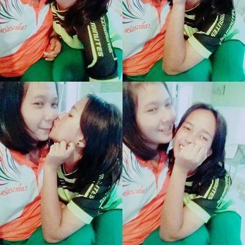 สวัสดี . ชื่อจอยน้ะ .กันเองไม่น่ารัก นิสัยก้อดีมาดีกลับน้ะ
มัอะไรก้อปรึษากันได้ แอ้ดเฟสมาได้น้ะ ชื่อเดียวกับทวิตเลย