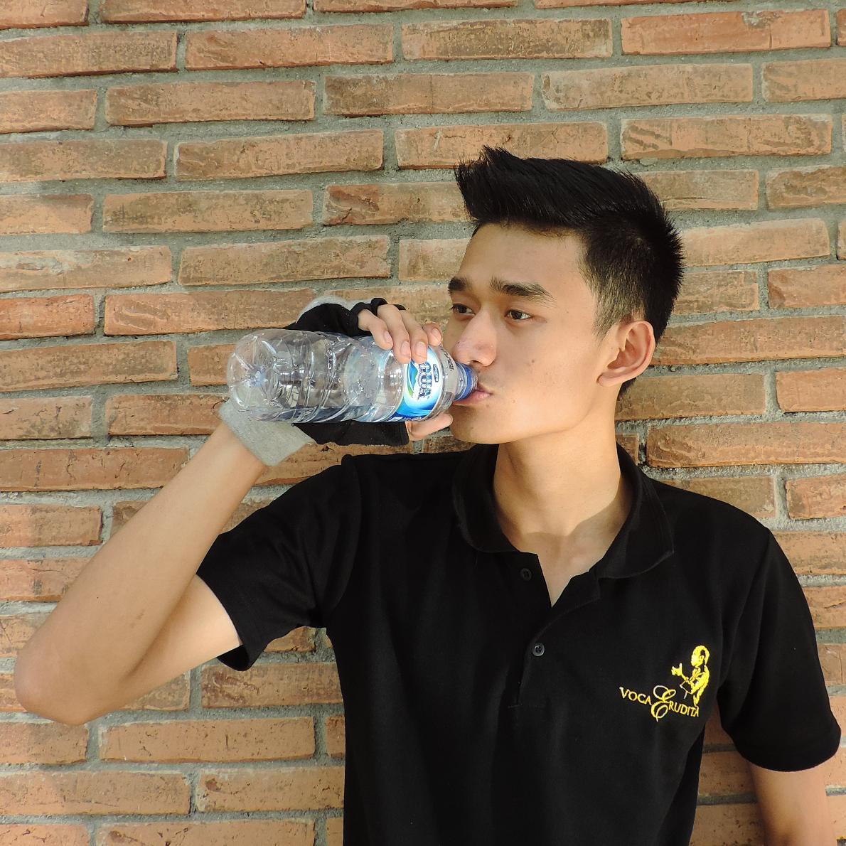 it's me || MC || Announcer || Singer of voca erudita || email: ardiyan.ekosaputro@gmail.com || ig: _ardipratama || 5eabfca2