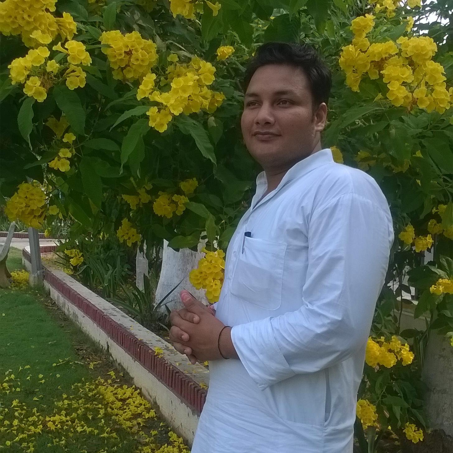 ErRuhal's profile picture. i am simple person.