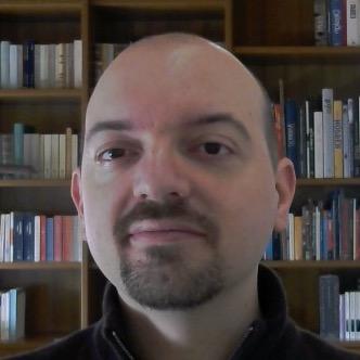 interactive eBooks, web design & marketing professional man. Reader in private life and editor on job. Loves liberalism, England, Apple and girls