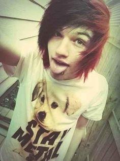 hi I'm Tom.I'm 18, bi taken. Sean 17 gay single go follow @mylittlebody