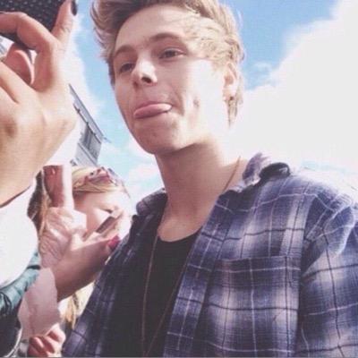 ❝The problem with love is you can love who you want... but so can they❞ |