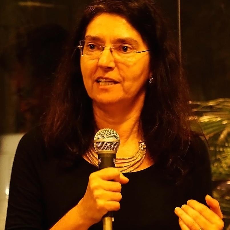 carmenrial's profile picture. antropóloga e jornalista