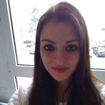 LaurieMartins12's profile picture. Basket Ball une passion..#12 Le sport va chercher la peur pour la dominer, la fatigue pour en triompher, la difficulté pour la vaincre.