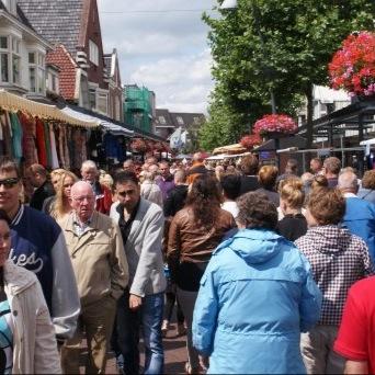 ON AIR organiseert en ondersteunt bij evenementen, bedrijfsfeesten, markten en braderieën. Met ON AIR is er altijd SUCCES.