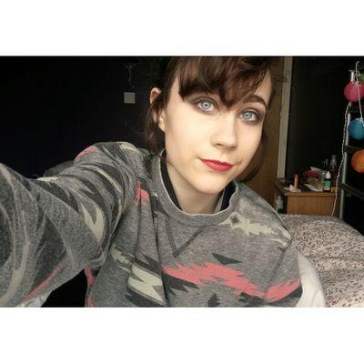 pop punk, nirvana, doctor who and lotr make me very happy
