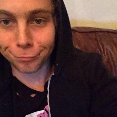 A poem about Luke : Luke Hemmings is very tall. Luke Hemmings please fuck me against the wall.