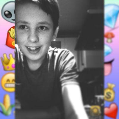 jordan0700's profile picture. 15♤Love 80's music (the smiths)☆