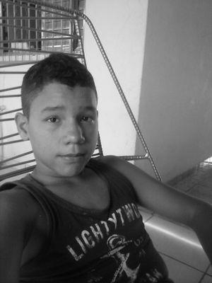 com a cabeça erguida e mantendo a fe em deus ,eu vou q vou