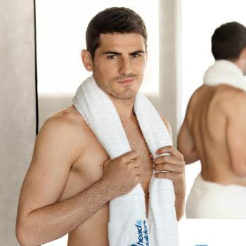 Bienvenidos al Twitter oficial de Iker Casillas. Welcome to the oficial twiter of Iker Casillas. Capitán del Real Madrid y de la Selección Española de Fútbol.