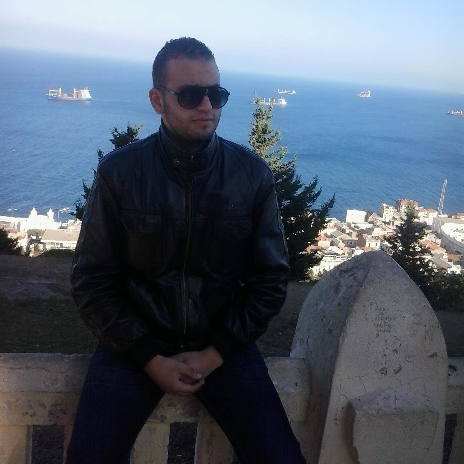 ‏‏‏‏‏‏‏‏‏‏‏‏‏أشهد أن لا أله إلا الله و أشهد أن محمدا رسول الله.                  إذا لم تكن أسد يزأر بالسنة،فلا تكن كلباً يعوي على أهل السنة.