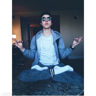 follow @surfspinosa & turn on Her notifications for DMs to 12/12...she got a lot of people someone's follow/12!
