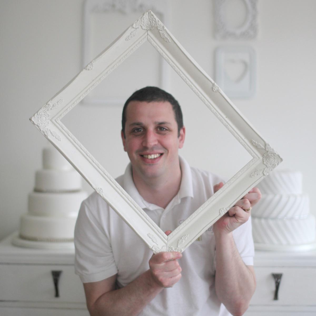 Cakes by Shelly - Bedfordshire's premier wedding cake maker. Tweets by Daniel - Business Manager.