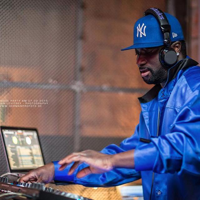 EkowSnoop's profile picture. DJ SNoop Musician/Band. Remixer, Live Art Promotor, Producer And Dj ALL DAY !
BOOKING:@ https://t.co/Pi3Wsm7lXi
01731894239 ®║▌│█│║▌║││█║▌║▌║▌ The Official