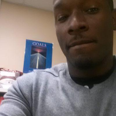 T_rizzy77004's profile picture. cool laid back dude,,that hoops over seas