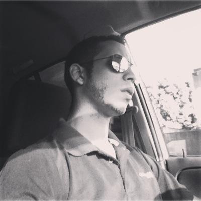 A creative Back-End web developer, fanatic of engineering systems and T.I., learning all days... everyday • Bajista Aficionado  • #JavaFan •