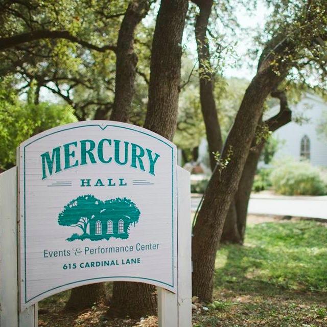 A hill country feel in the heart of south Austin.
