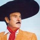Como Gabino Barrera: Alto, bien dado, muy ancho de espalda... rostro mal encachao... negra mirada dando un aire al buitre de las montañas... y le voy a los ⚡⚡⚡