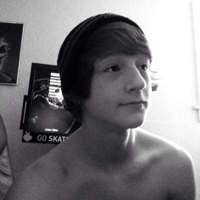 LeviYoung13's profile picture. basketball is the game im 15 i love skateboarding