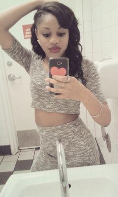 Moni❤❤ future nurse 
short girl5ft spoiled 
 rip daddy rip errin††
PRETTY ON PURPOSE