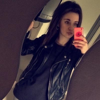 La59873603's profile picture. Alexandra.Coraline.Lydie.Angélique.Sarah!
    •RIHANNA