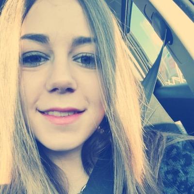 pocos y contenta