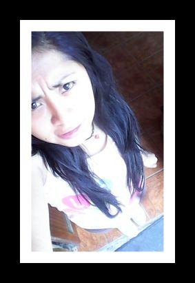 Soy la chica que buscas que te ara feliz...:D
