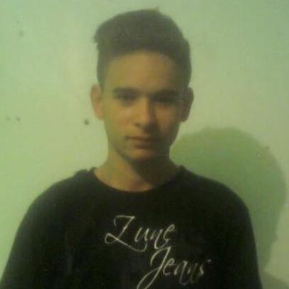Confie em seu coração se os mares pegarem fogo e viva pelo amor embora as estrelas girem ao contrário. -Edward Estlin Cummings