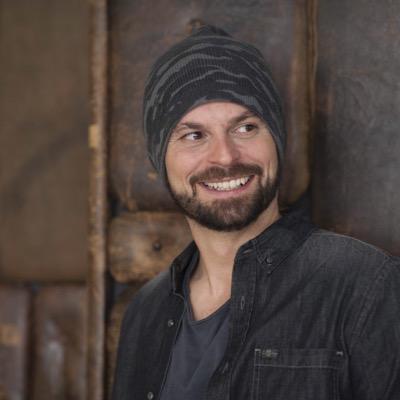 kingsizeontop's profile picture. 