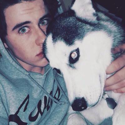 I am just another gal who supports a weirdo called Nash Grier ❤️