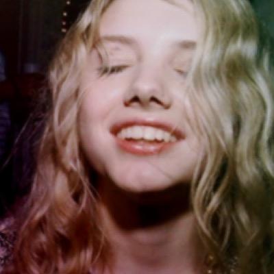 My bio is in english because I want my idol think I'm gringo and follow me