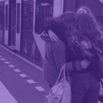 tweet and dm us vines and pictures of you and your internet bestfriends @w0rldwidenarry @niallsvansAYE