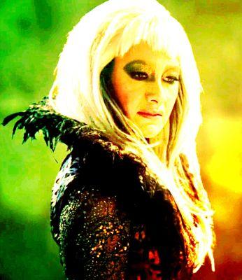 |❝You're already so afraid. And I haven't even opened the door yet.❞| Jabber, jabber, jabber. That's all you people do. Let me read your fears.[OUAT/RP/Single]